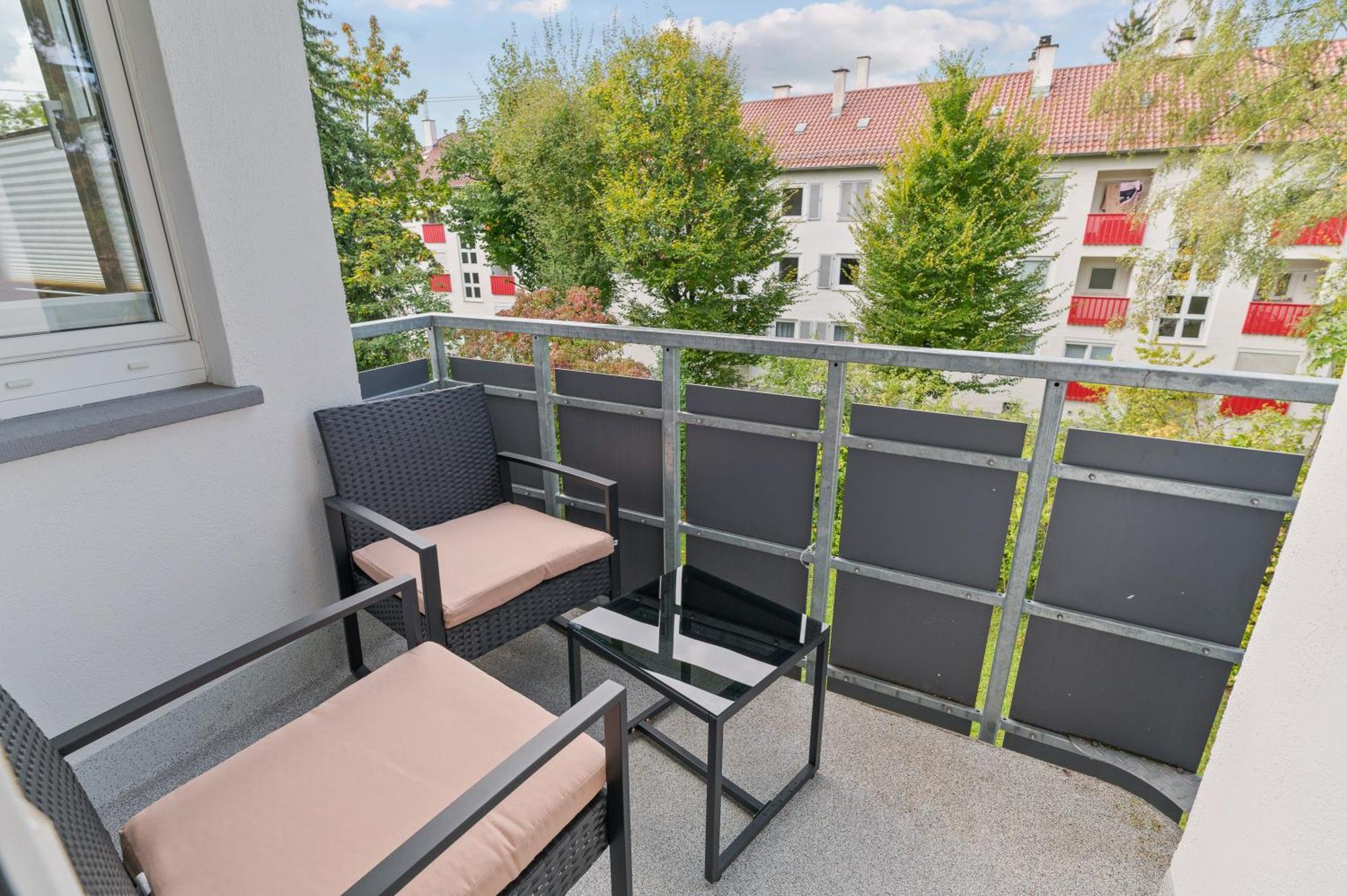 Westside Flat - 5Min To Downtown Apartment Ludwigsburg Bagian luar foto